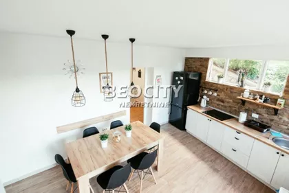 Petrovaradinsko Podgrađe - Gradić | 4zida.rs