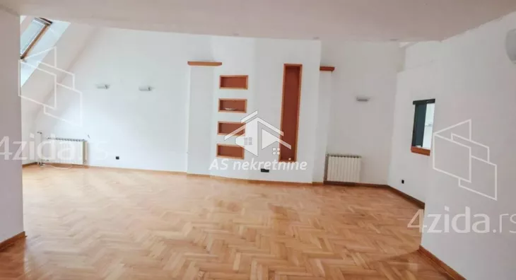 Šestosoban stan | 4zida