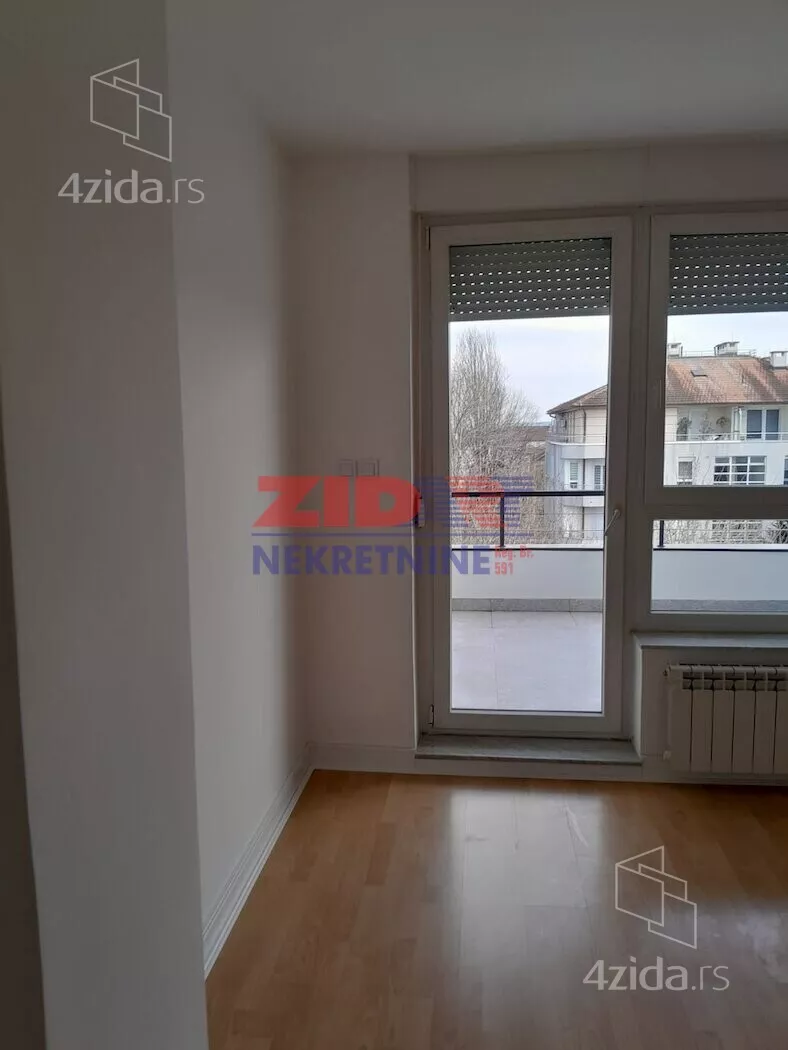 Četvoroiposoban stan | 4zida