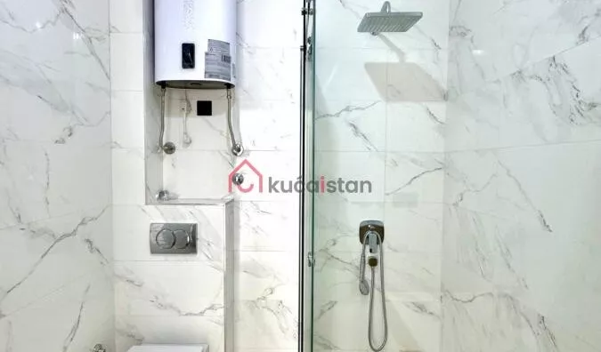 Poslovna zgrada | 4zida