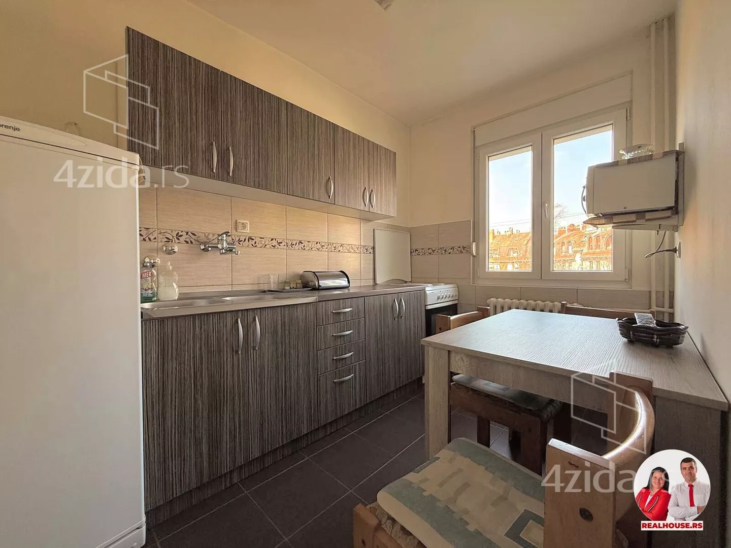 Jednoiposoban stan | 4zida