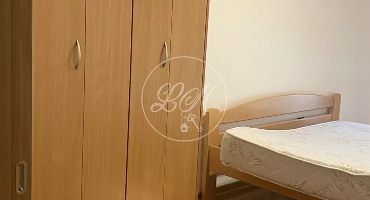 Šestoiposoban stan | 4zida