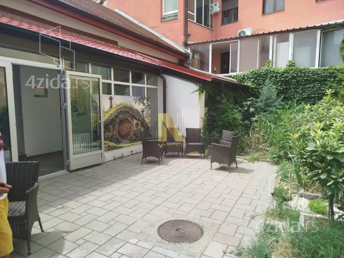 Poslovni prostor | 4zida