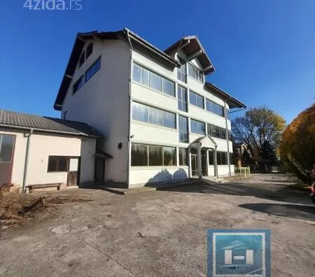 Poslovni prostor | 4zida