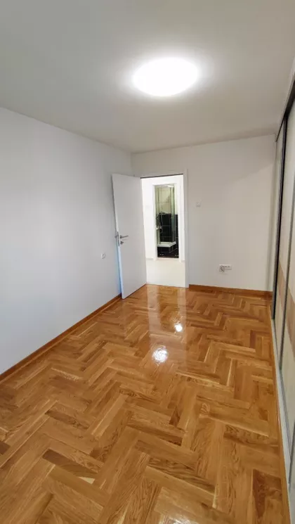 Krfska | 4zida.rs