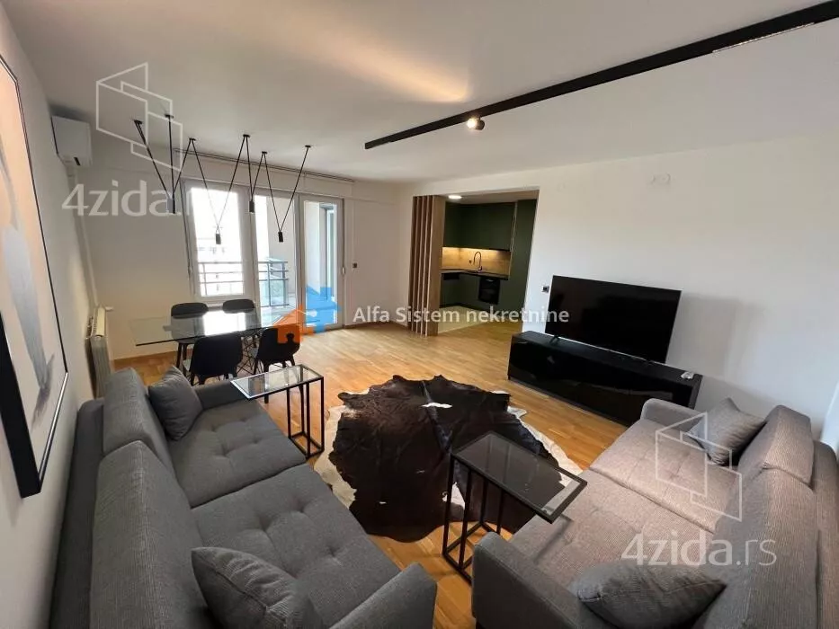 Četvoroiposoban stan | 4zida