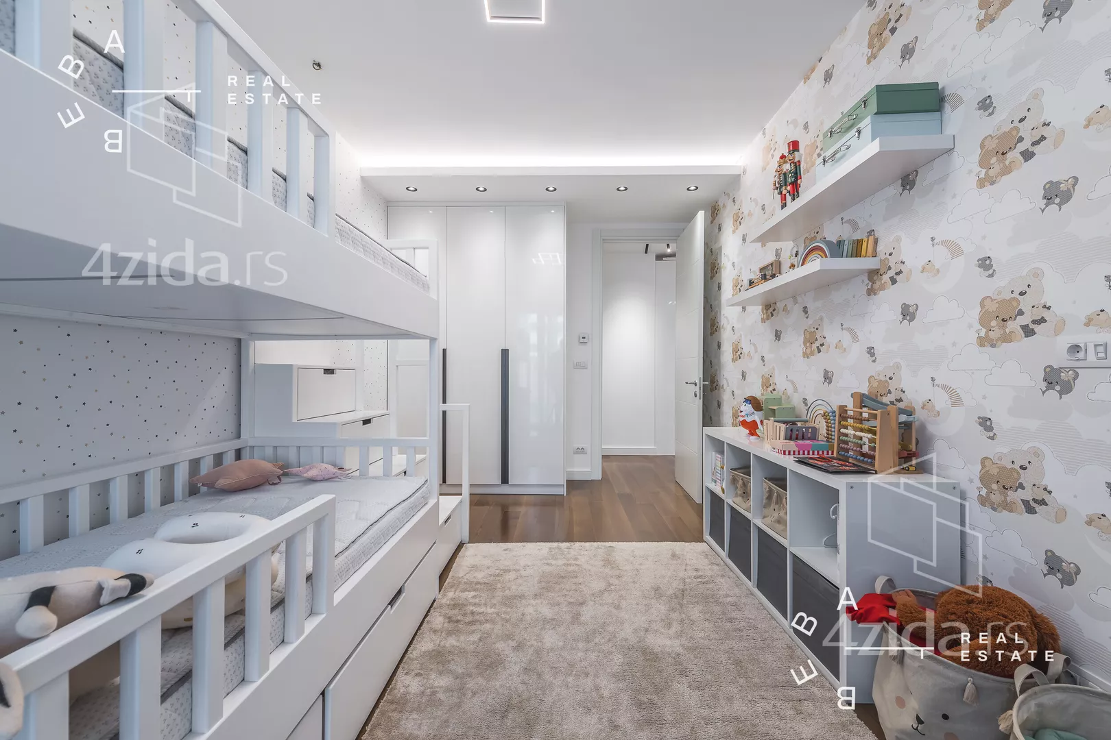 Četvorosoban stan | 4zida