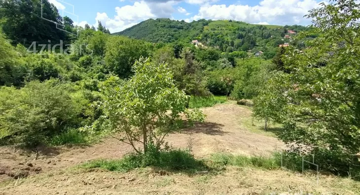 Plac | 4zida
