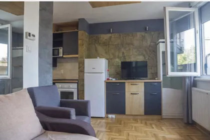 Zagrađe 24j | 4zida.rs