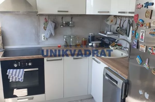 Šestosoban stan | 4zida