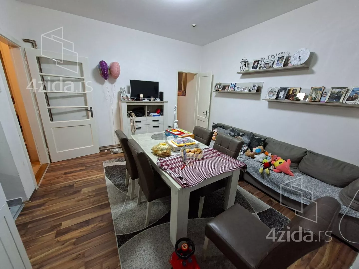 Trosoban stan | 4zida