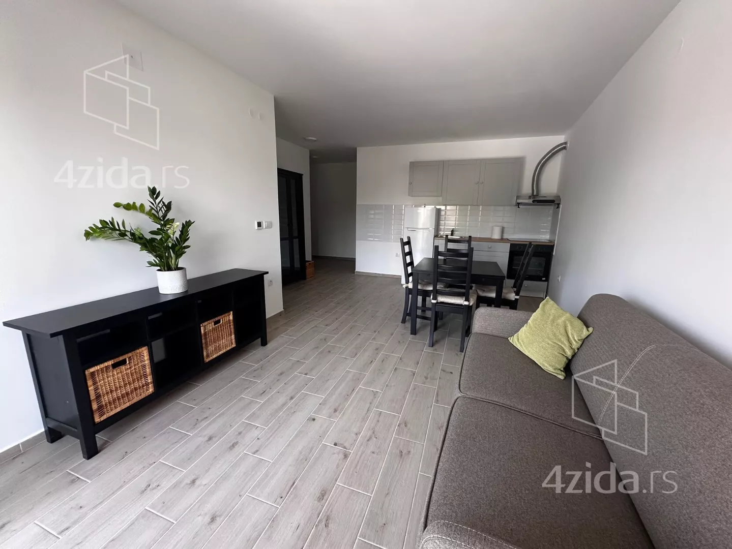 Jednoiposoban stan | 4zida