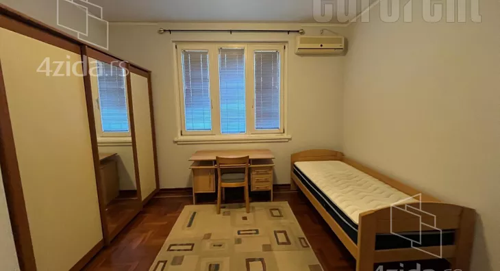 Četvoroiposoban stan | 4zida