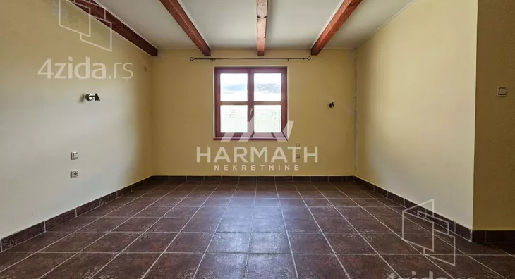 Poslovna zgrada | 4zida