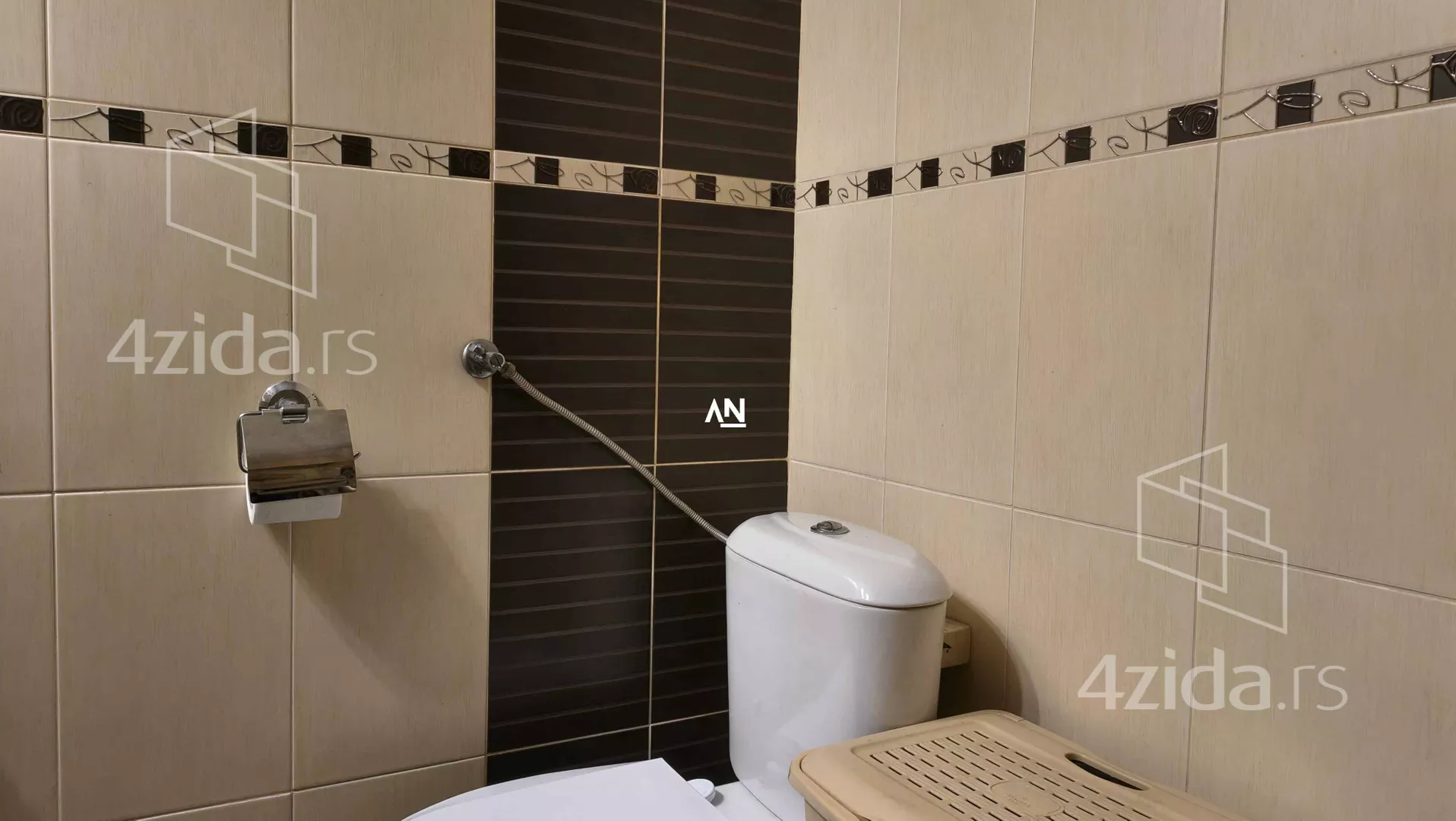 Šestosoban stan | 4zida