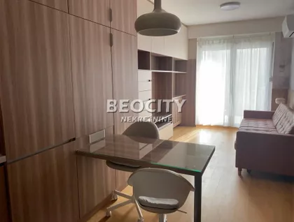 Pavla Papa | 4zida.rs