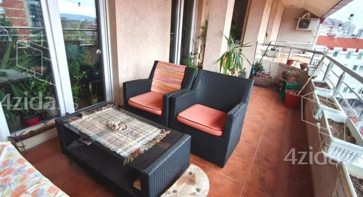 Petosoban stan | 4zida