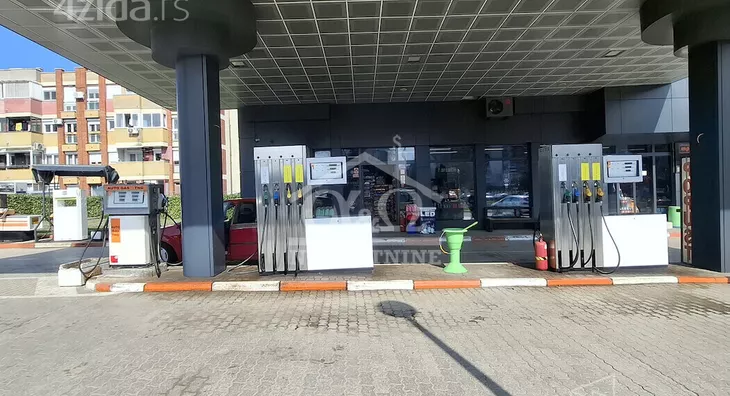 Poslovna zgrada | 4zida