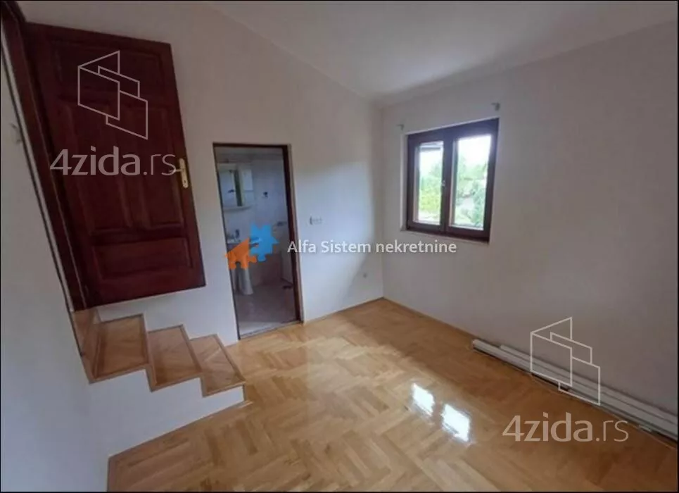 Šestosoban stan | 4zida
