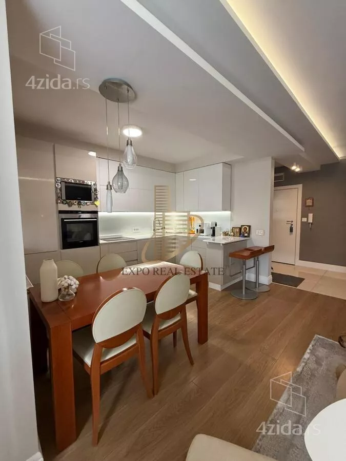 Petosoban stan | 4zida