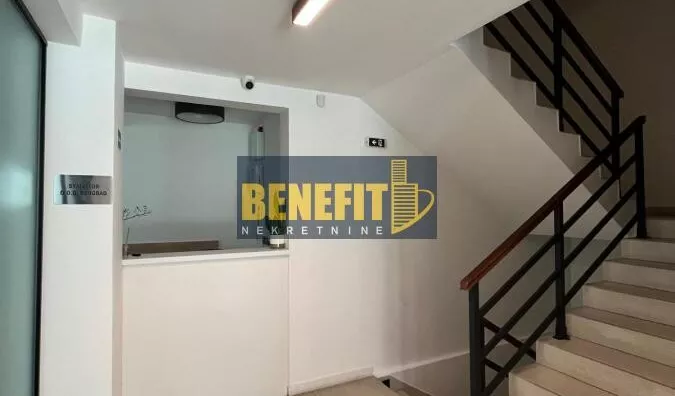 Poslovna zgrada | 4zida