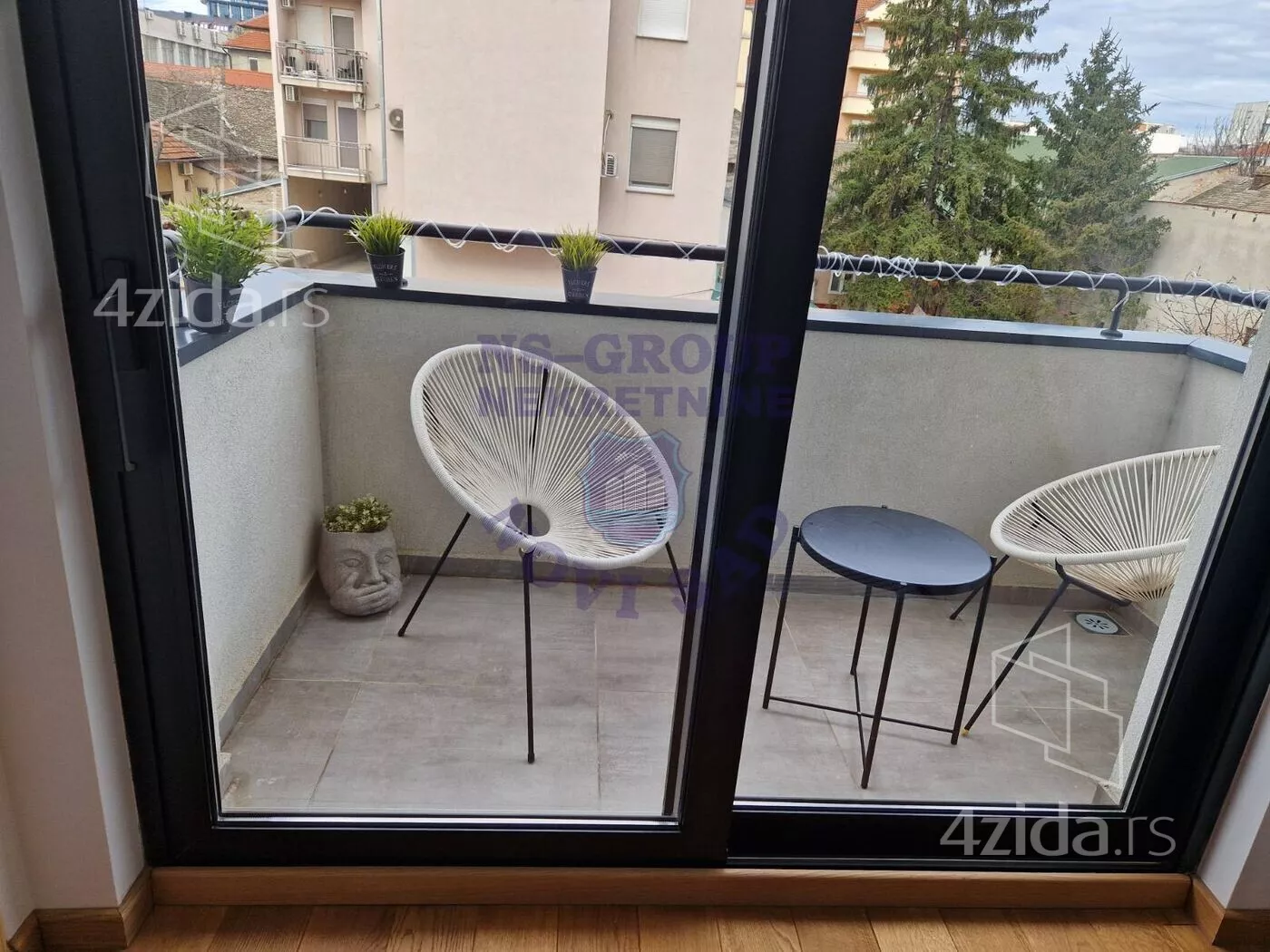 Jednoiposoban stan | 4zida