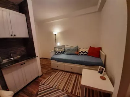 Ustanička | 4zida.rs