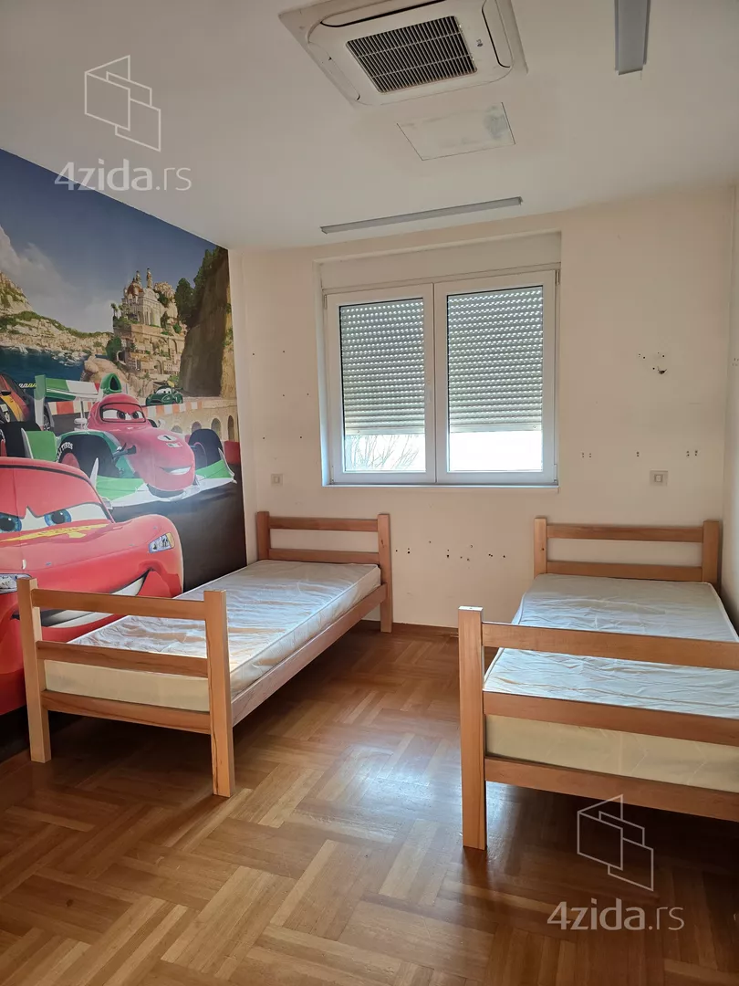 Šestosoban stan | 4zida