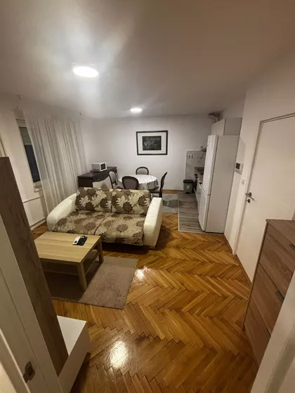 Autokomanda | 4zida.rs