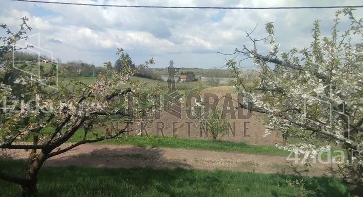 Plac | 4zida