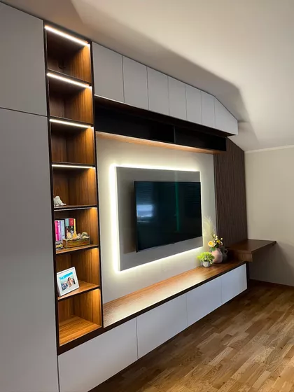 Dva Bela Goluba | 4zida.rs