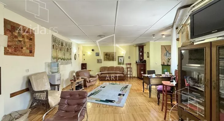 Šestosoban stan | 4zida