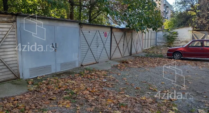 Četvoroiposoban stan | 4zida