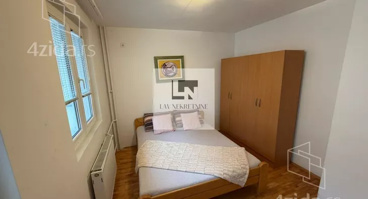 Šestosoban stan | 4zida