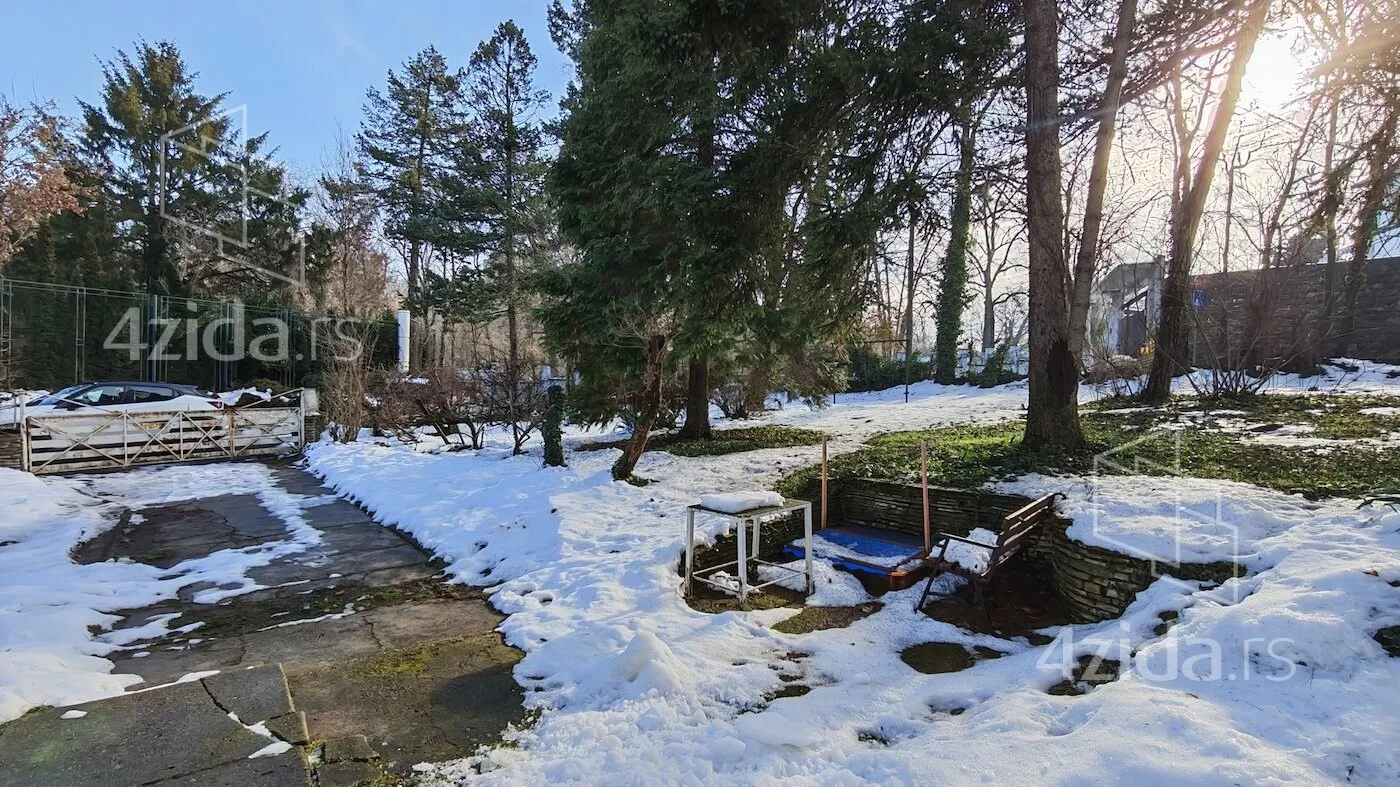 Troiposoban stan | 4zida