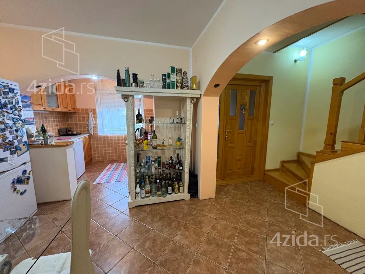 3-etažna kuća | 4zida