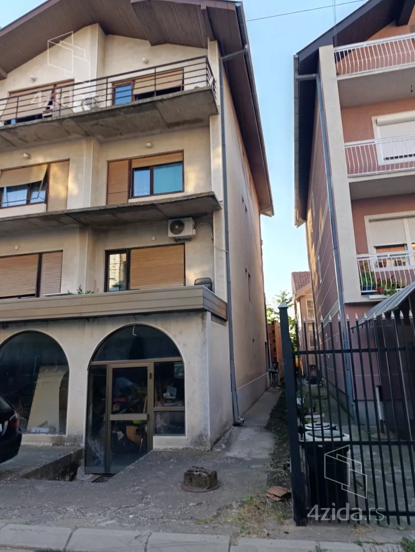 4-etažna kuća | 4zida