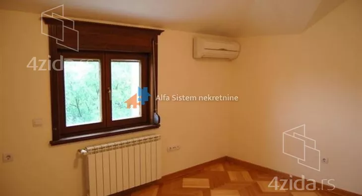 Šestosoban stan | 4zida