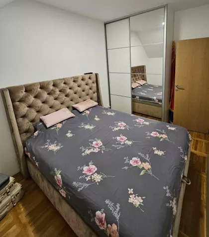 Crnogorska | 4zida.rs