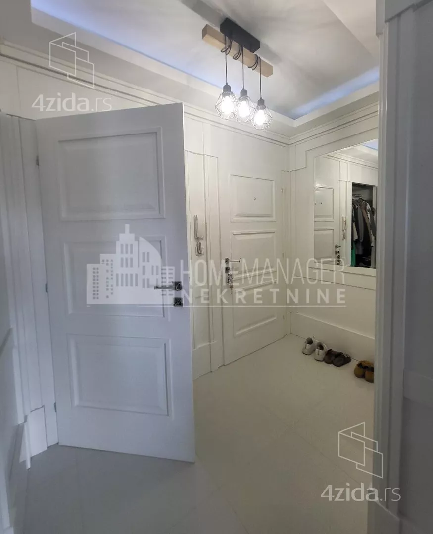 Četvoroiposoban stan | 4zida