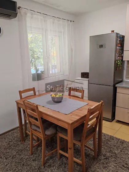 Slovenska | 4zida.rs