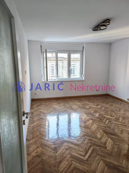 Krunski Venac | 4zida.rs