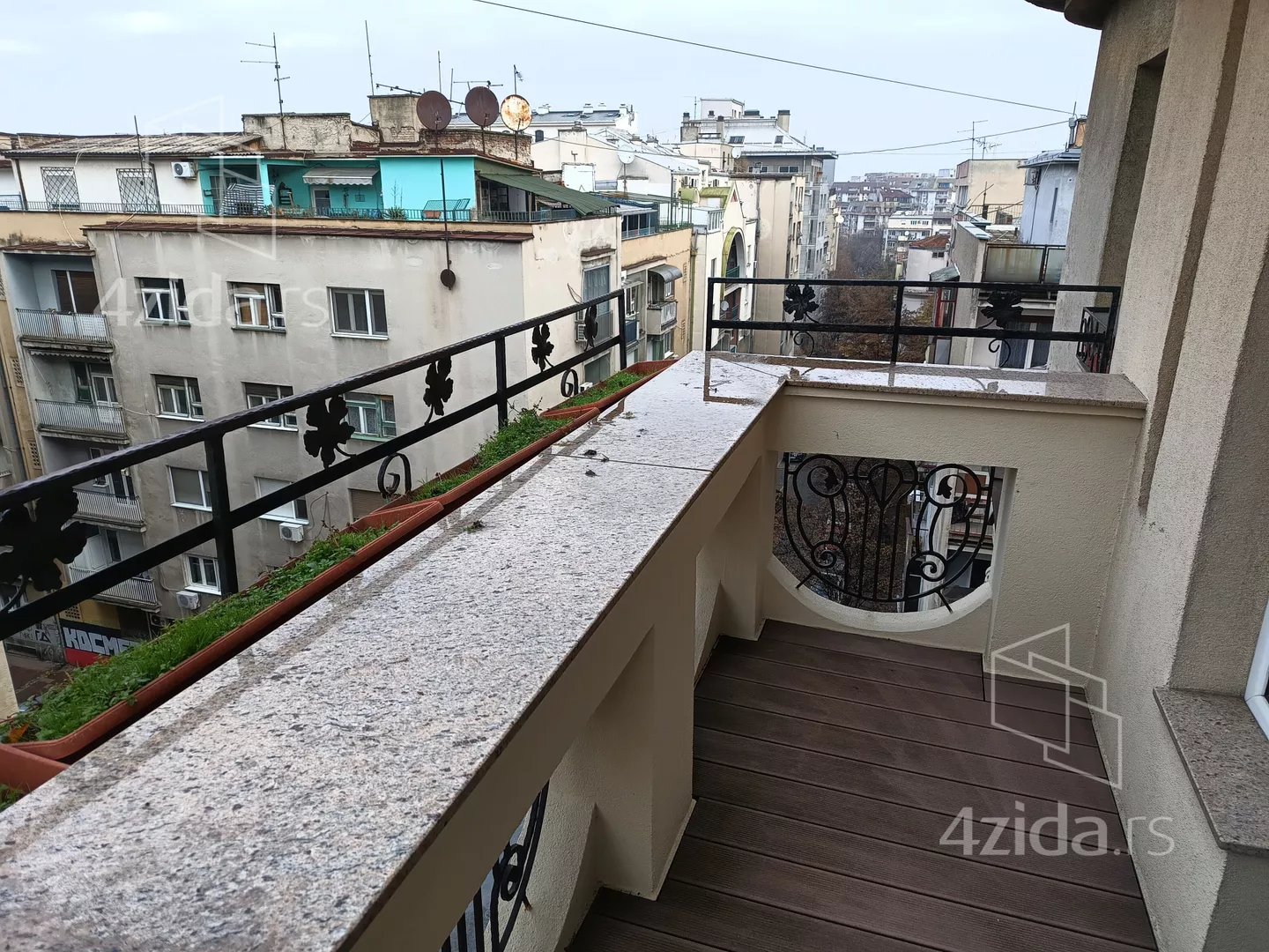 Četvoroiposoban stan | 4zida