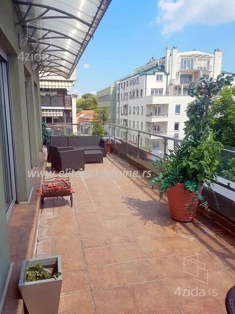 Petosoban stan | 4zida