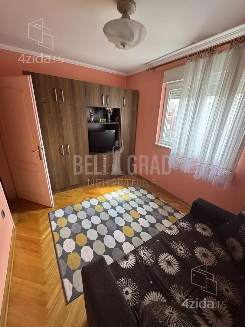 Petosoban stan | 4zida