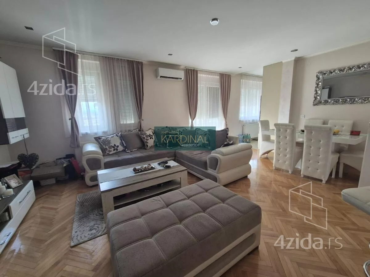 Troiposoban stan | 4zida