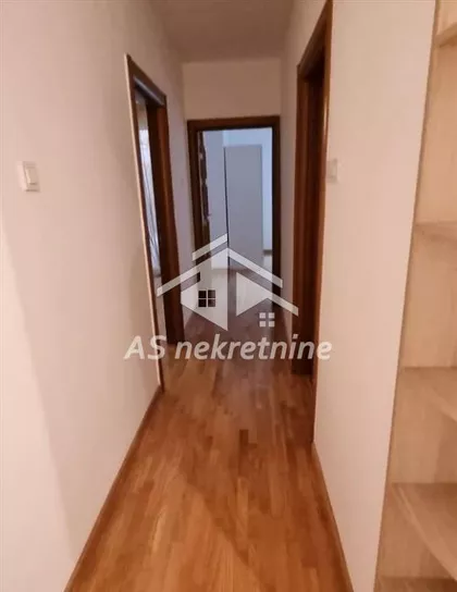 Crveni Krst Vračar | 4zida.rs