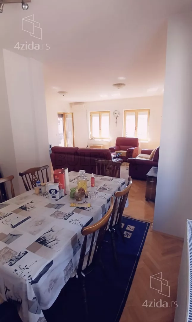 Troiposoban stan | 4zida