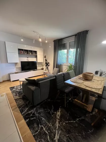 Novosadska | 4zida.rs