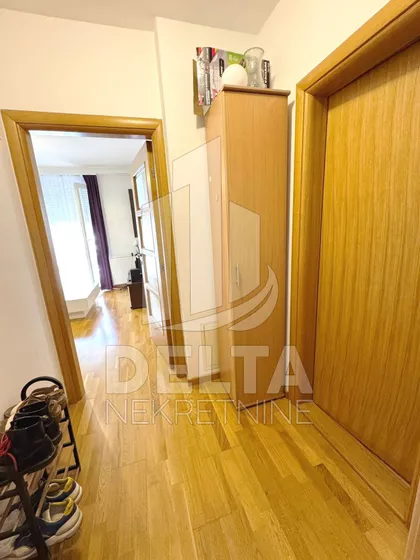 Crveni Pevac | 4zida.rs